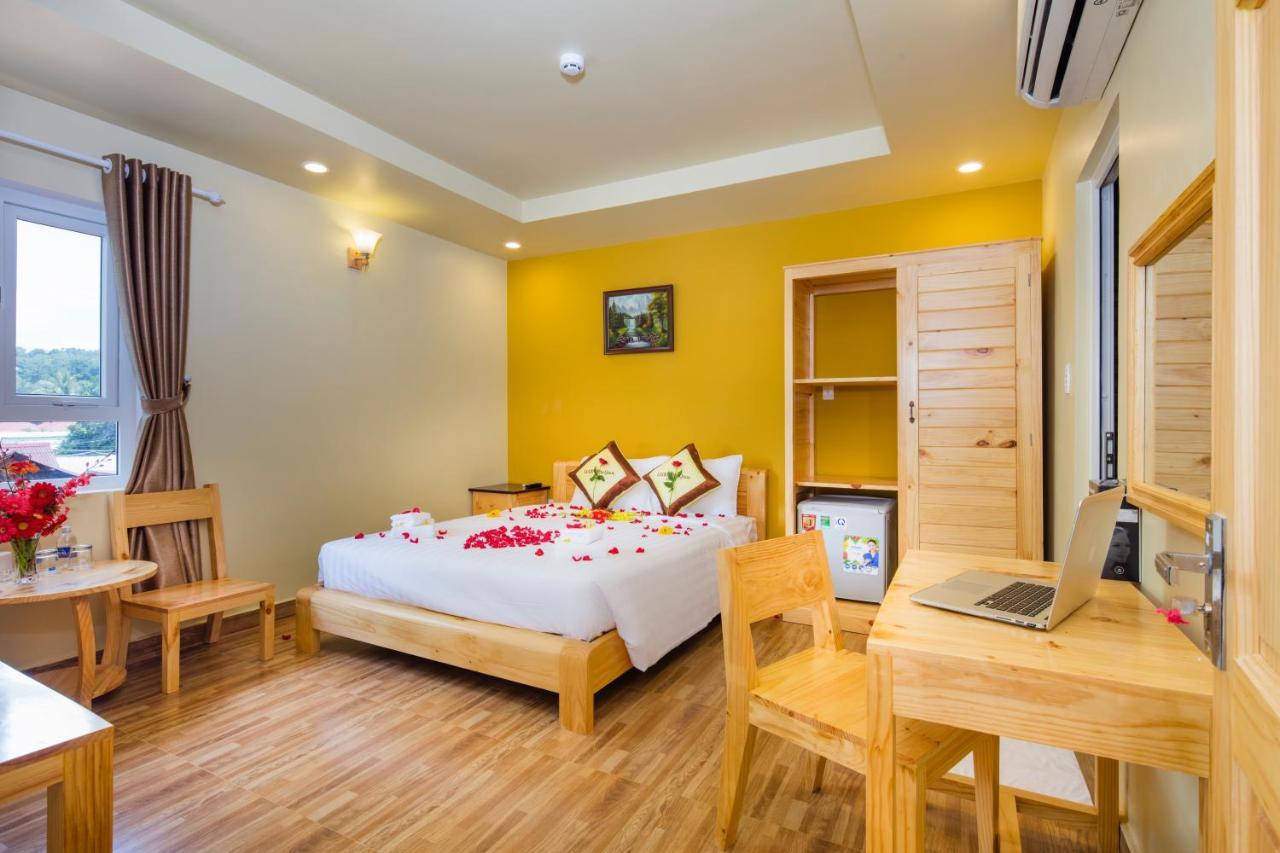 Lucky Phu Quoc Hotel Exterior photo