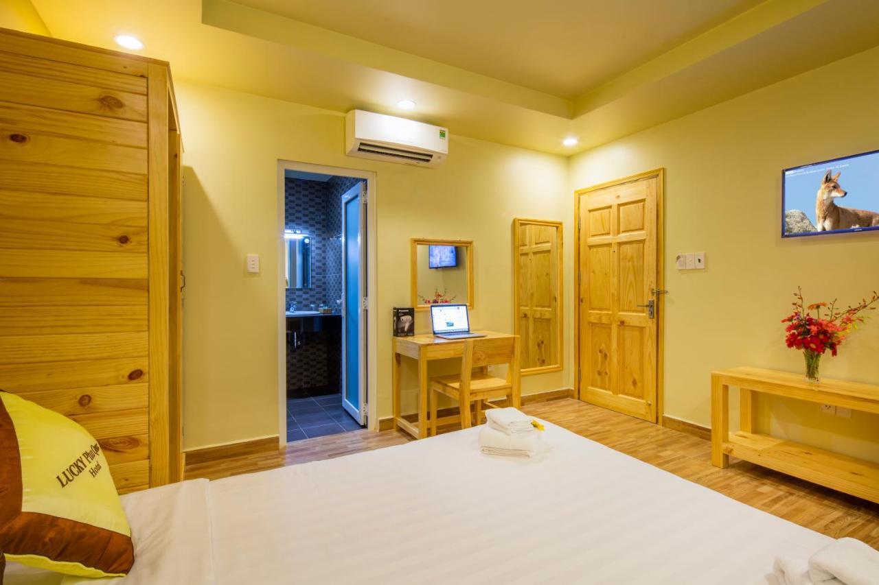Lucky Phu Quoc Hotel Exterior photo