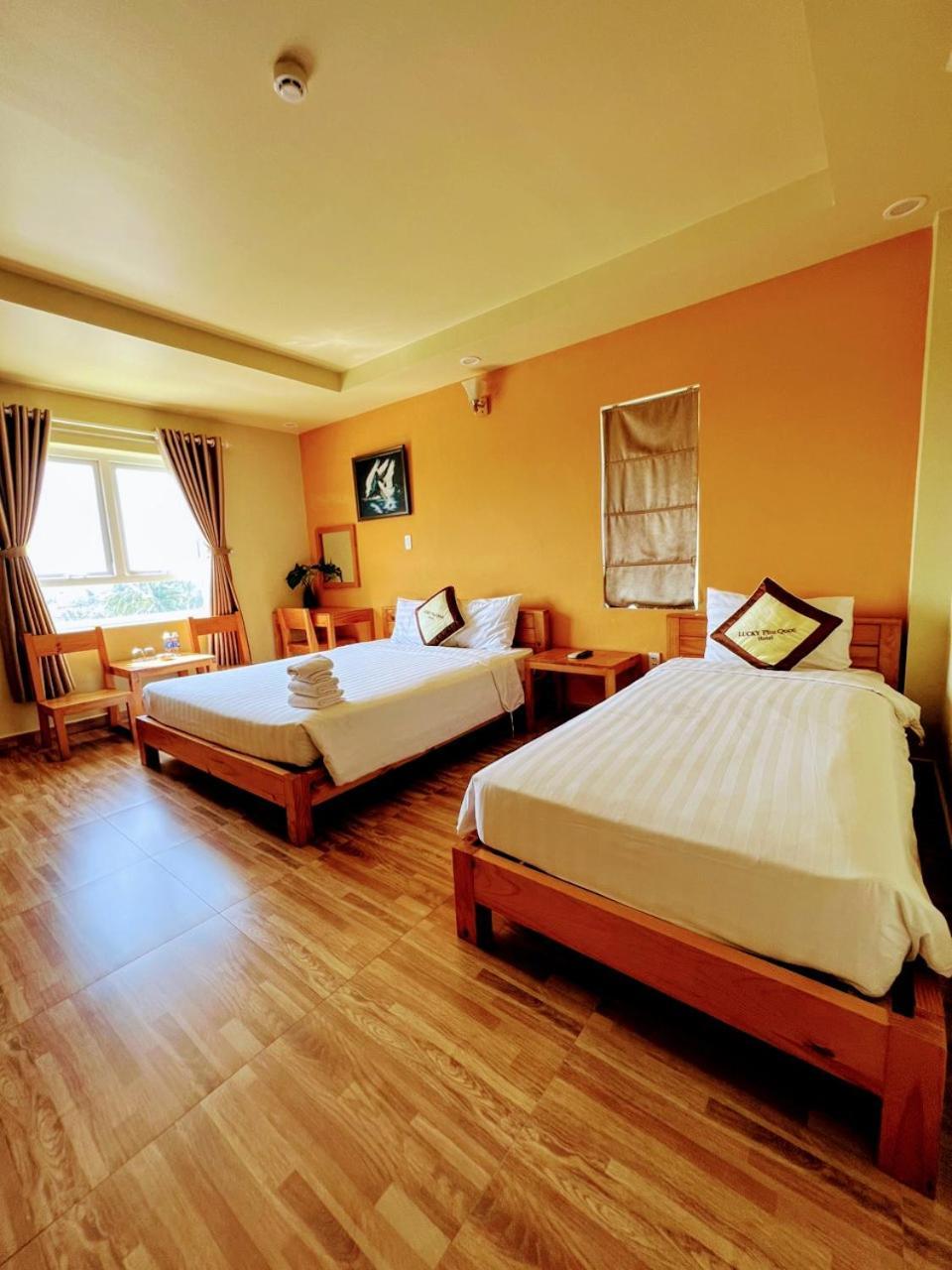 Lucky Phu Quoc Hotel Exterior photo