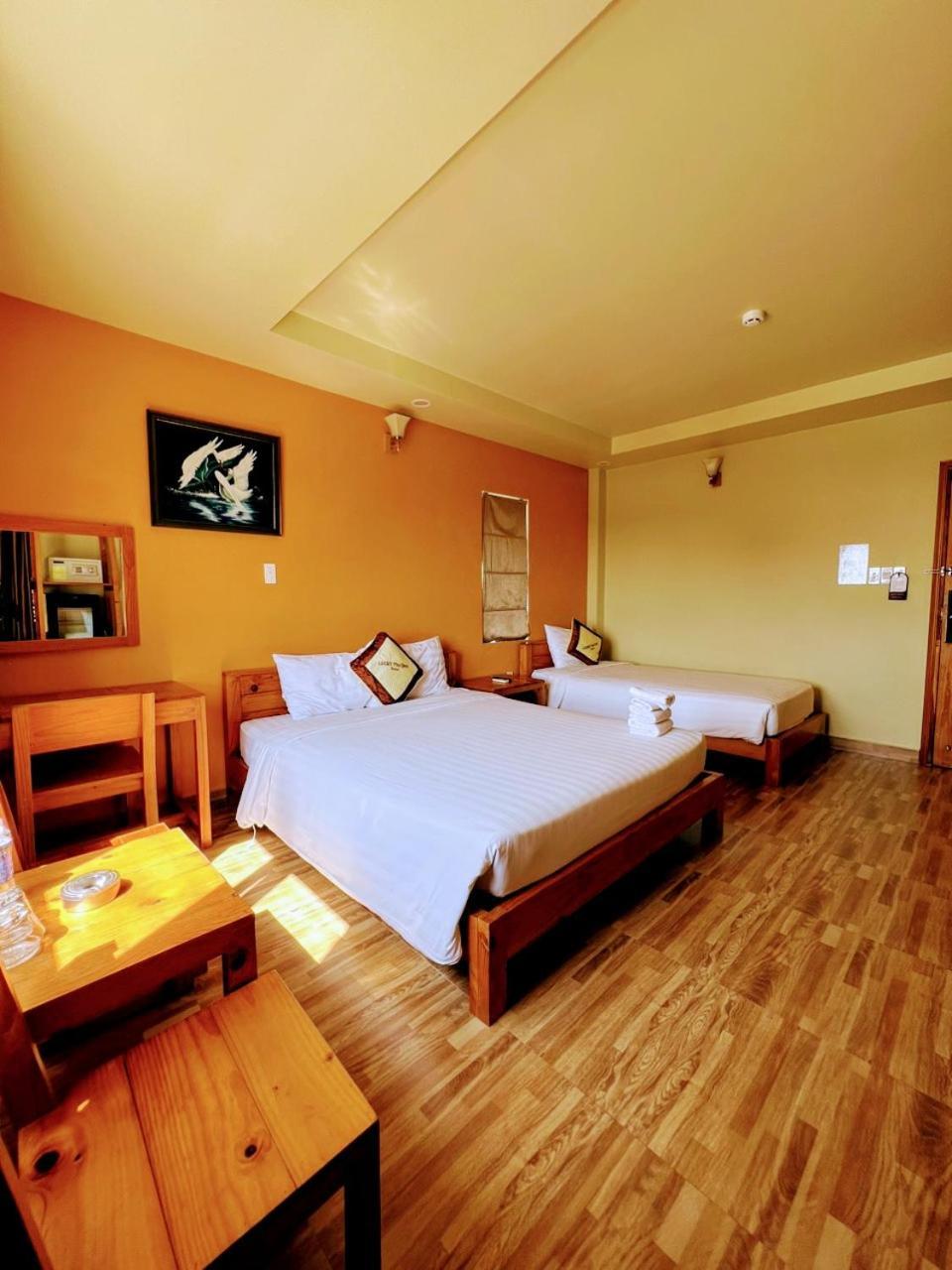 Lucky Phu Quoc Hotel Exterior photo