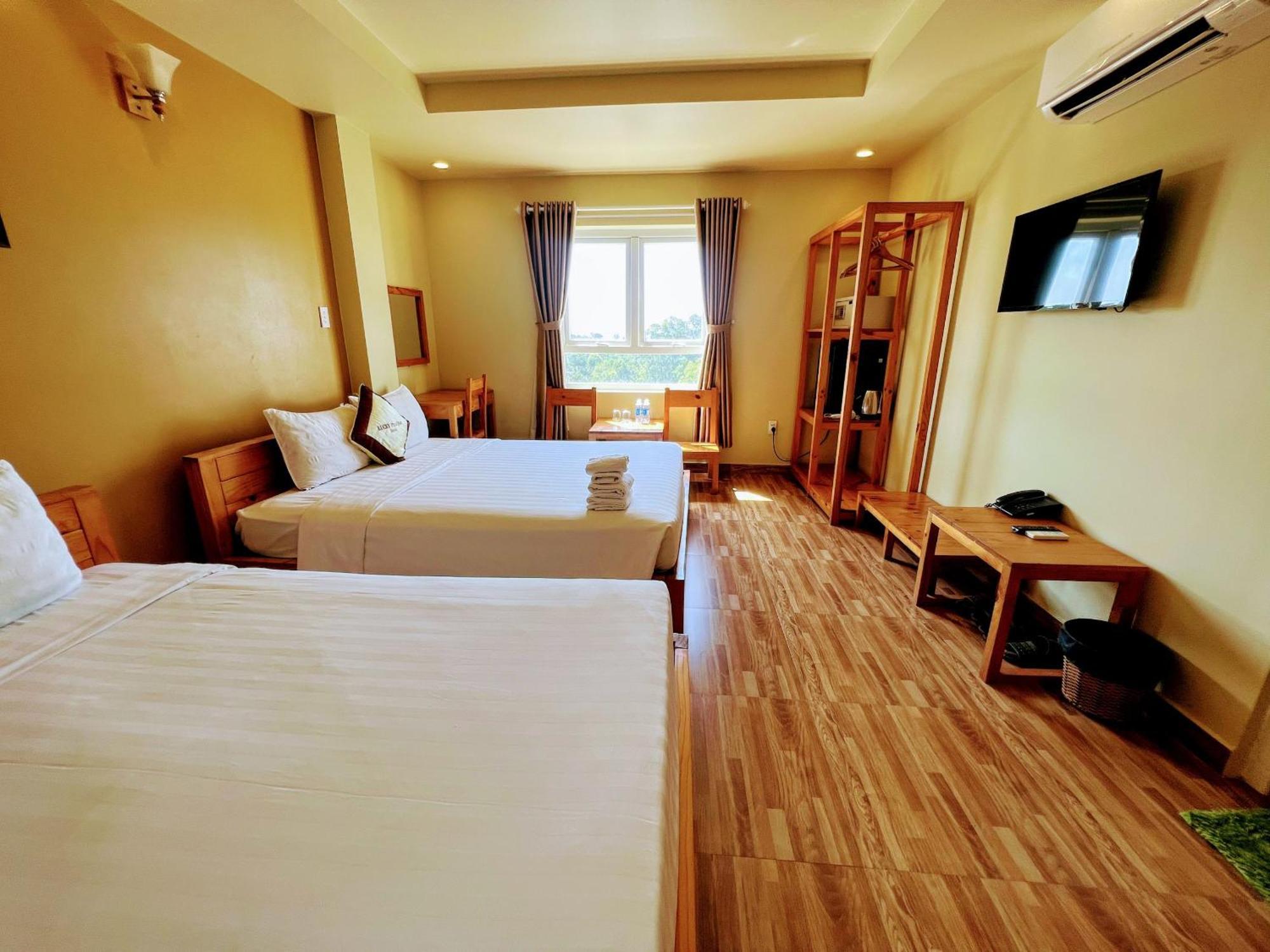 Lucky Phu Quoc Hotel Exterior photo